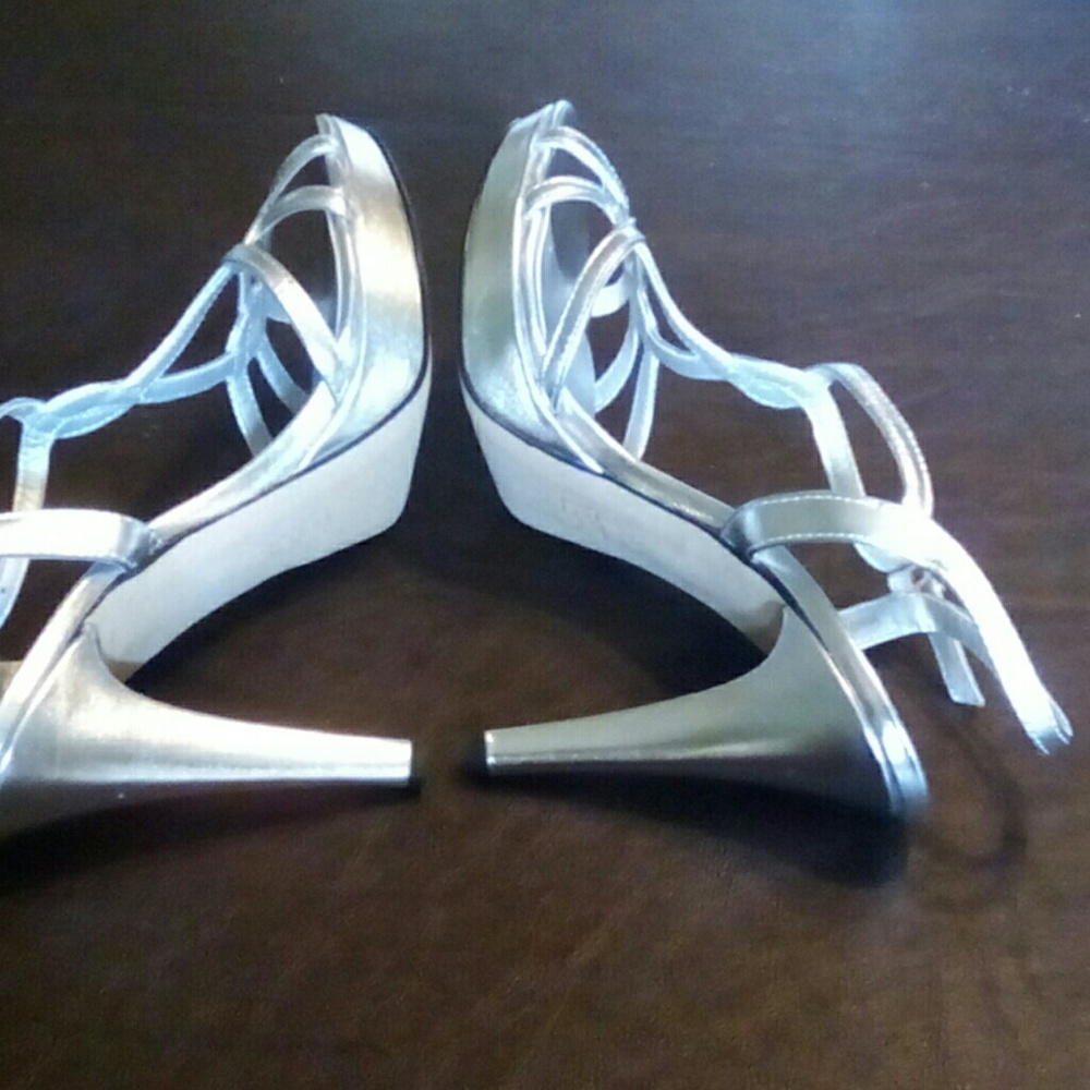Silver strappy platform - Picture 2 of 2